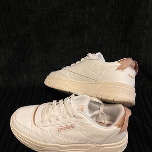 Women’s Reebok Club C - Size 9